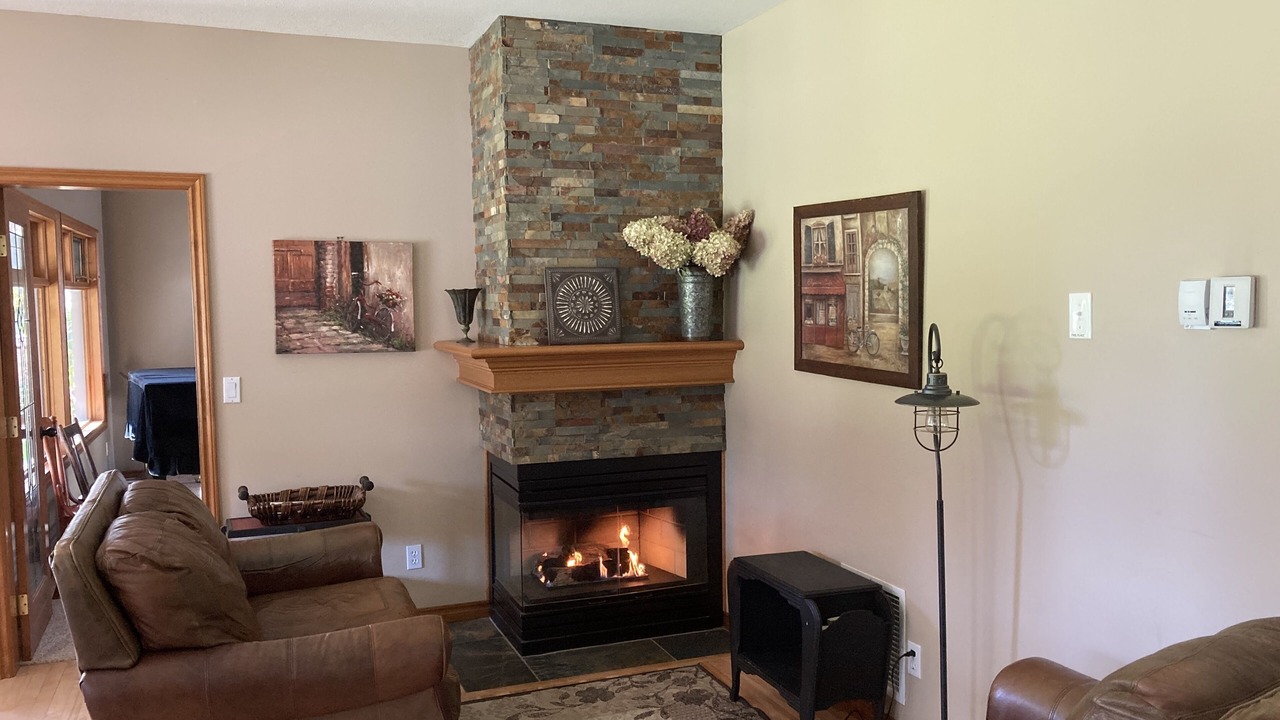 Photo of Livingroom in Maple Ridge