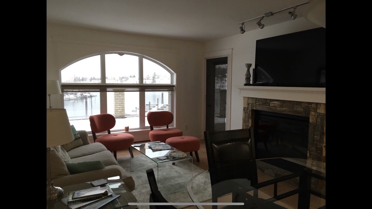 Photo of Livingroom in Kaslo