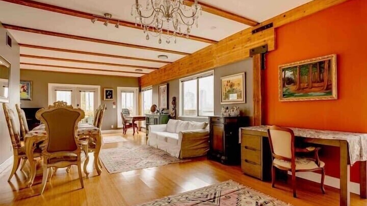Photo of Livingroom in Fairview