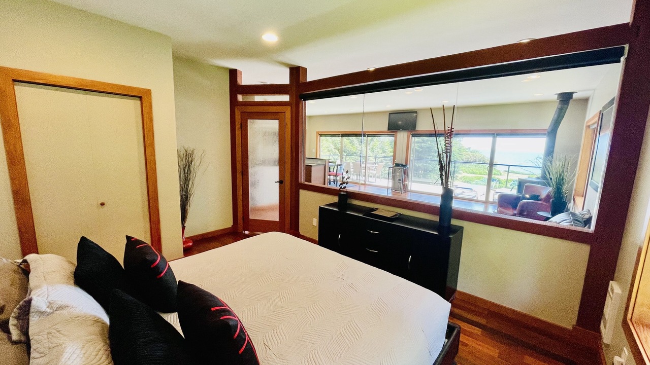 Photo of Bedroom in Otter Point