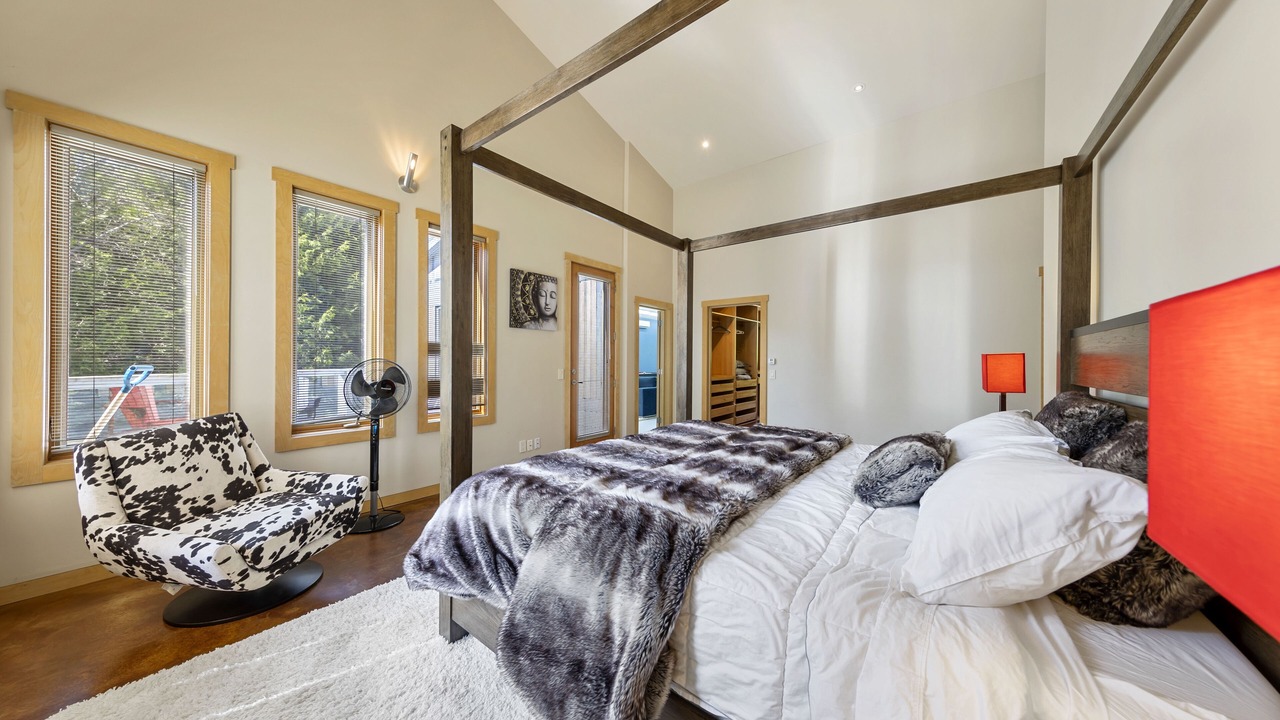 Photo of Bedroom in North Kawartha