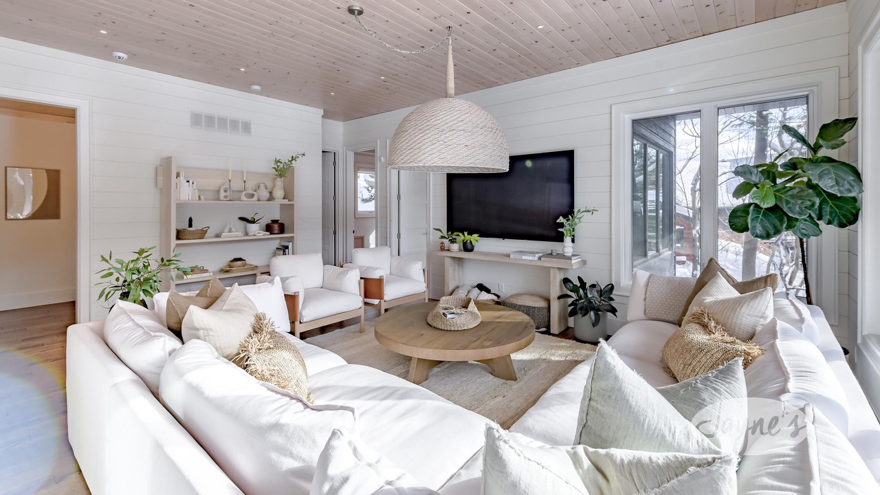 Photo of Bedroom in Muskoka Lakes