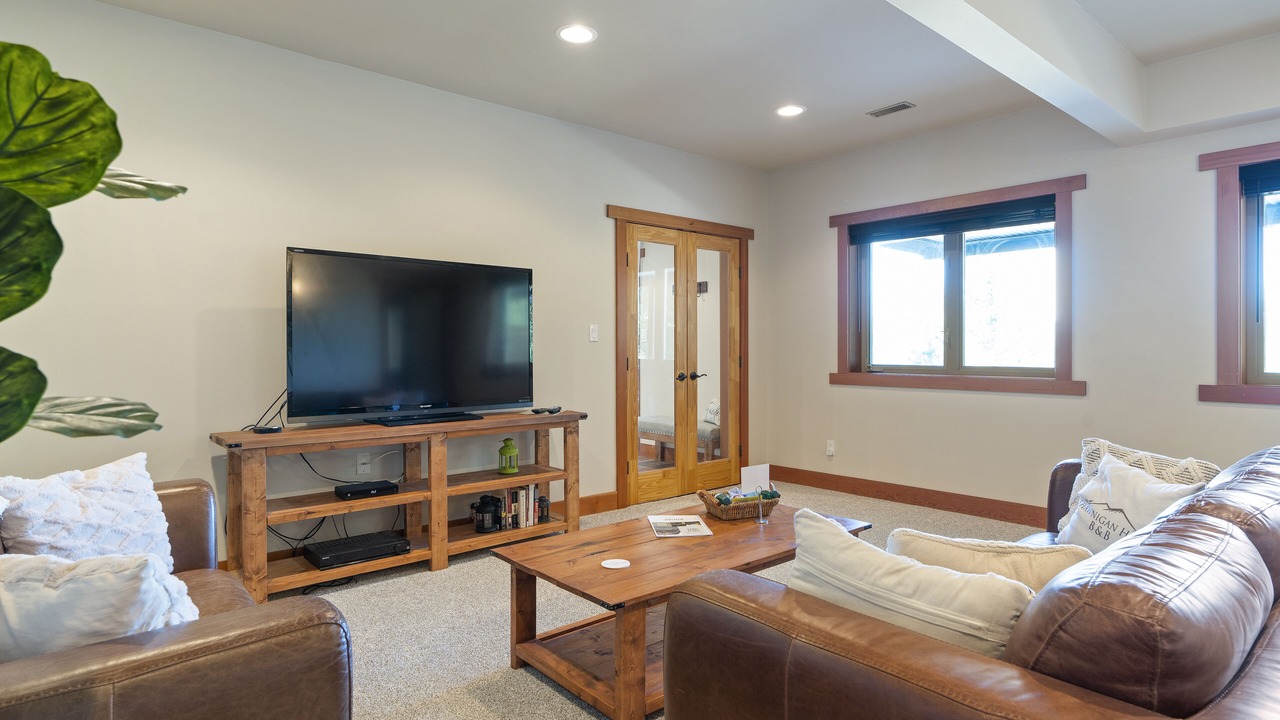 Photo of Livingroom in Shawnigan Lake
