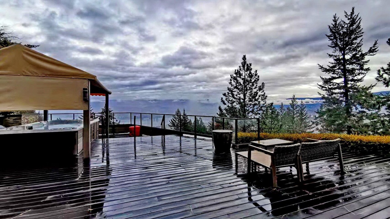 Photo of Patio Balcony in West Kelowna Estates