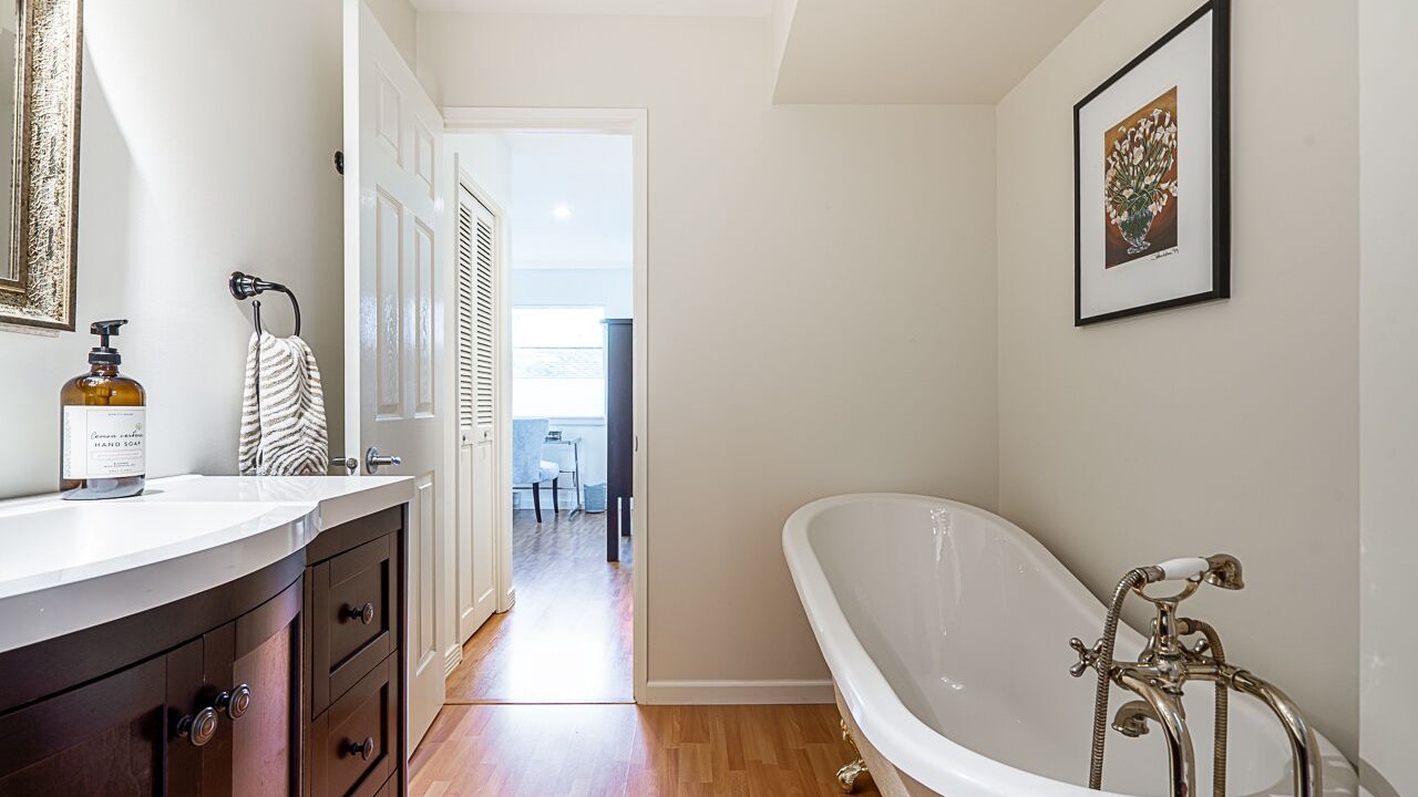 Photo of Bathroom in Delta