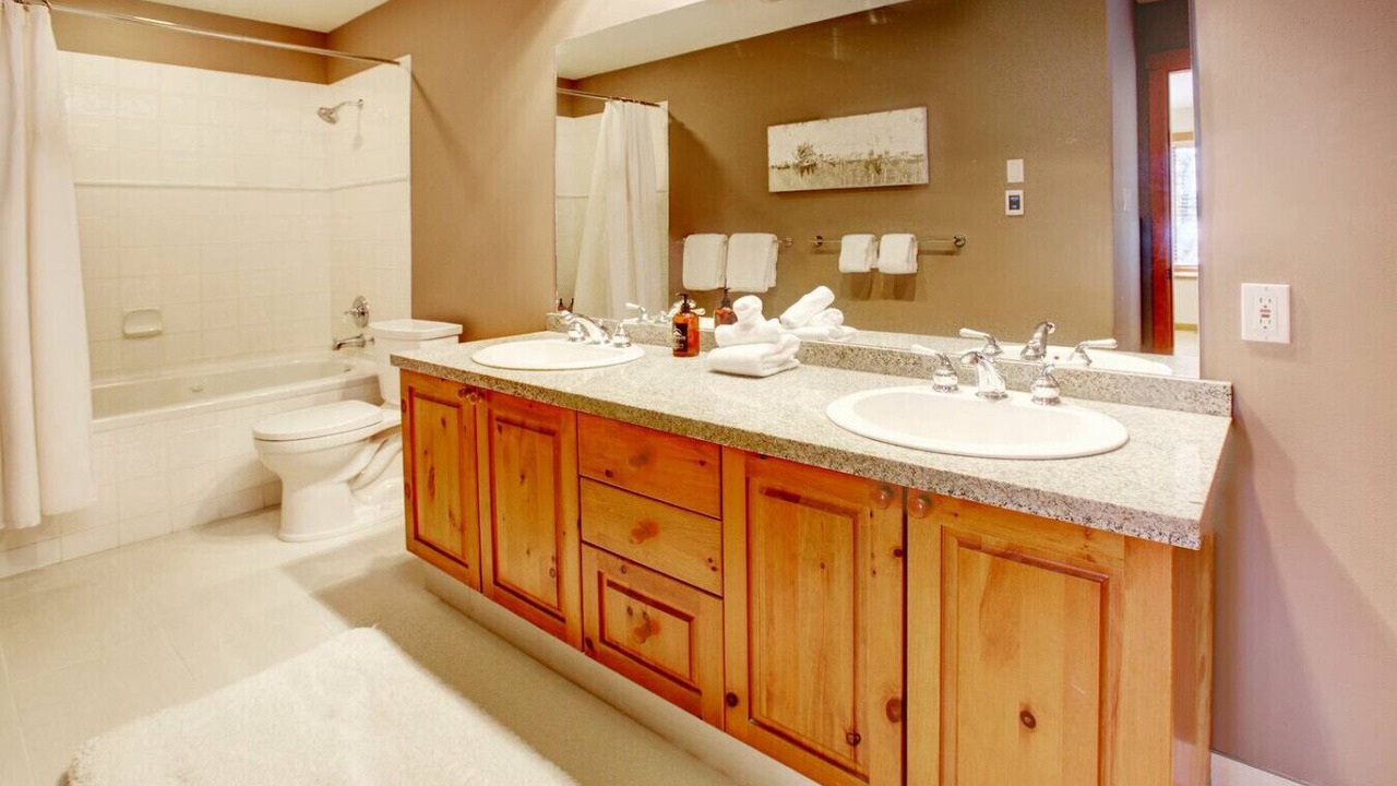 Photo of Bathroom in Nordic Estates
