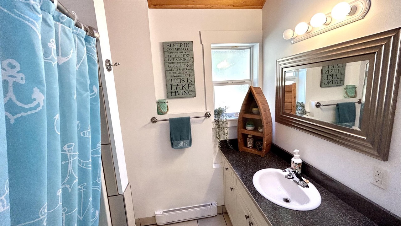 Photo of Bathroom in Anglemont