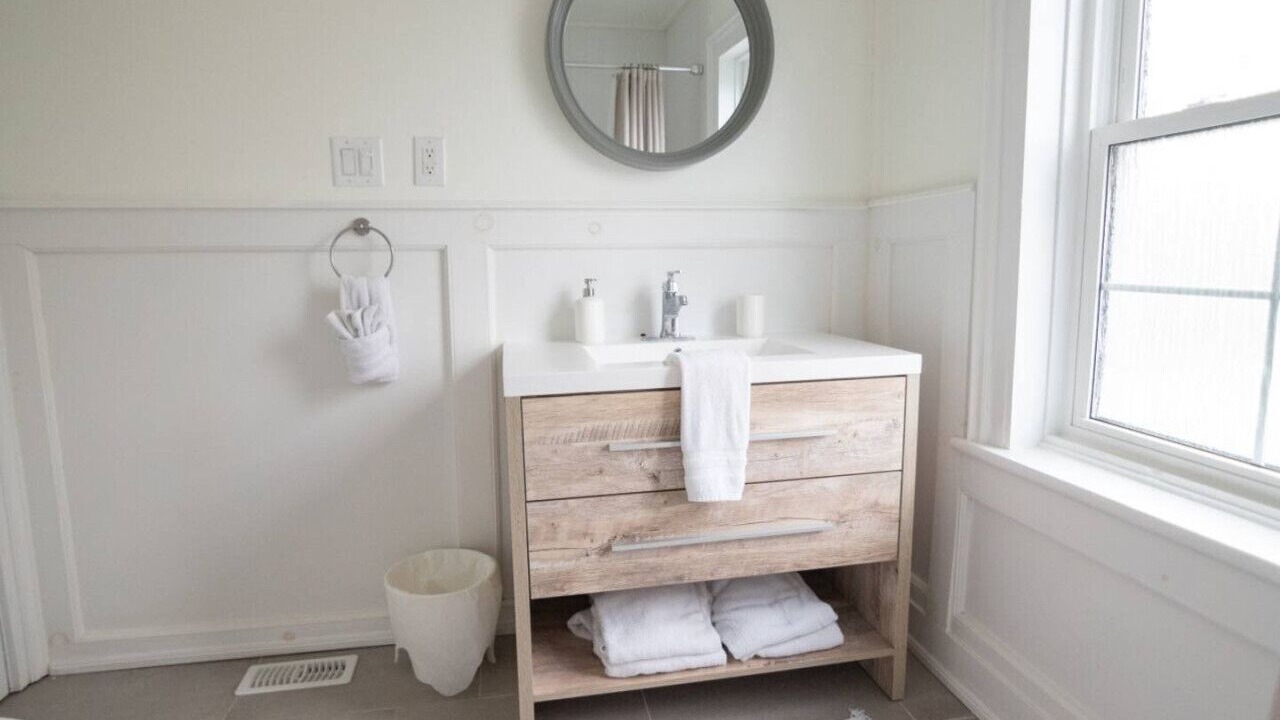 Photo of Bathroom in Port Dalhousie