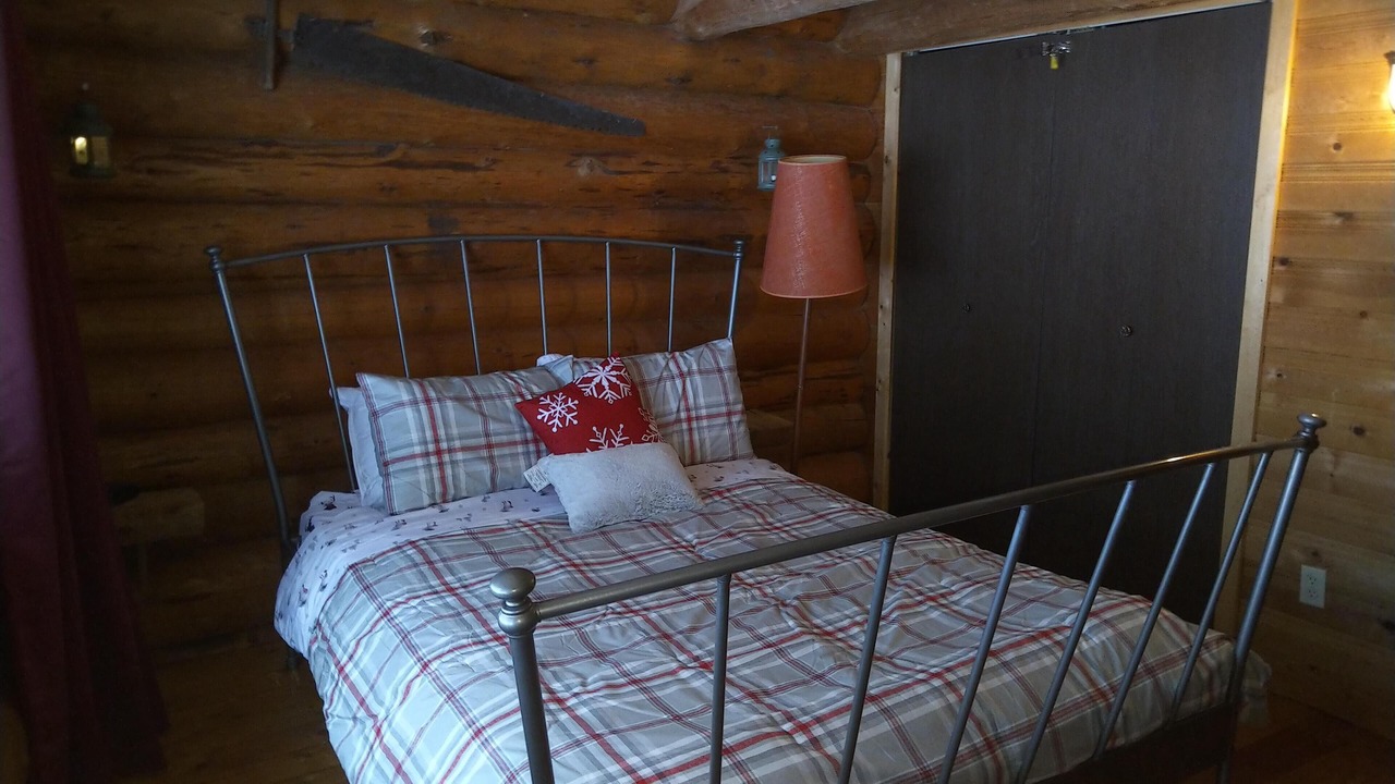 Photo of Bedroom in Hemlock Valley