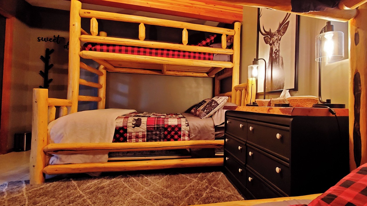 Photo of Bedroom in Sunburst Estates
