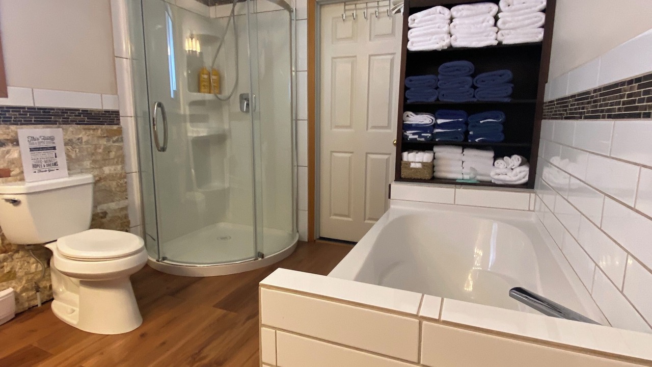 Photo of Bathroom in Deka Lake
