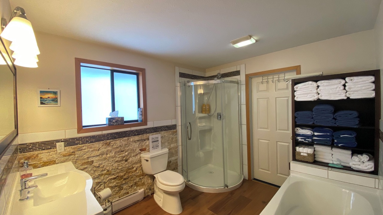 Photo of Bathroom in Deka Lake