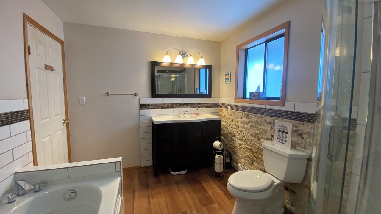 Photo of Bathroom in Deka Lake