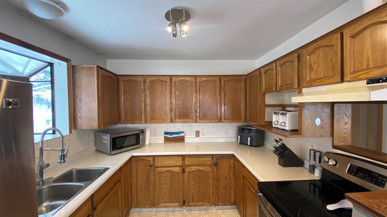 Photo of Kitchen in Deka Lake
