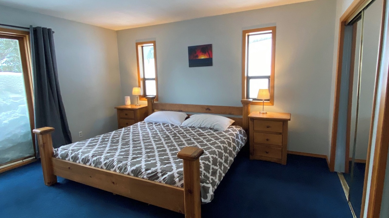 Photo of Bedroom in Deka Lake
