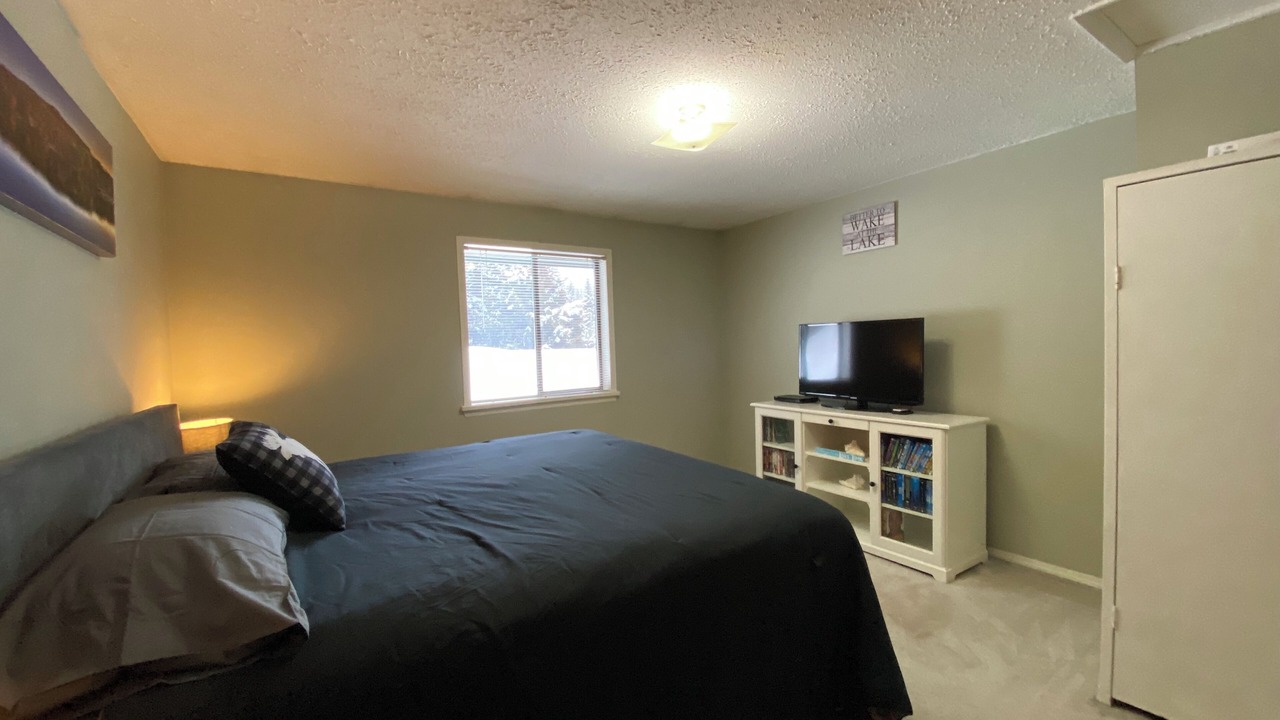 Photo of Bedroom in Deka Lake