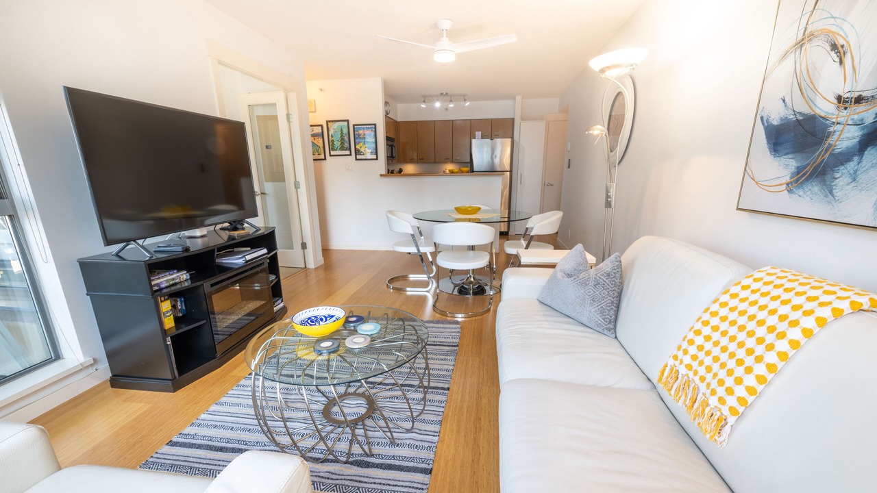Photo of Livingroom in Inner Harbour