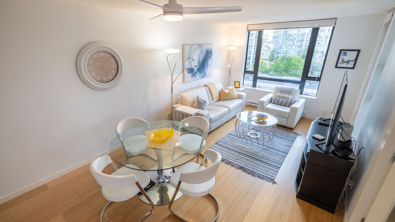 Photo of Livingroom in Inner Harbour