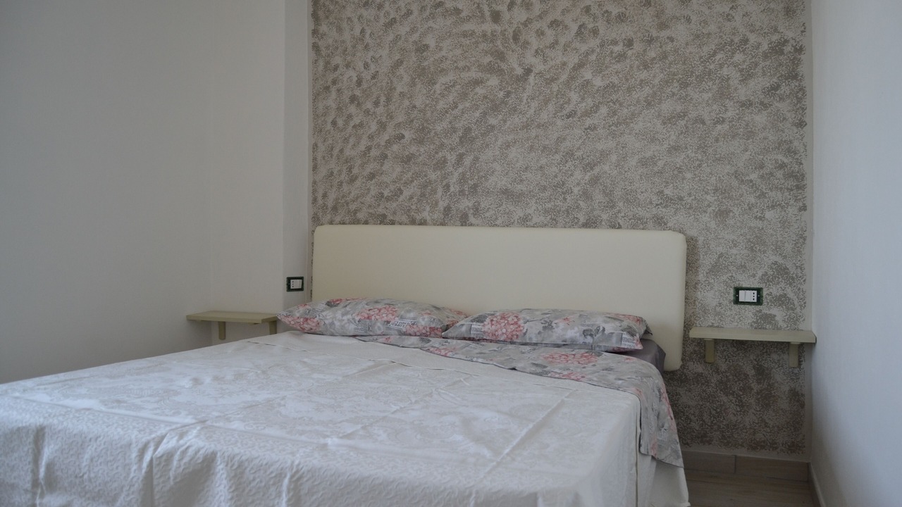 Photo of Bedroom in Bee
