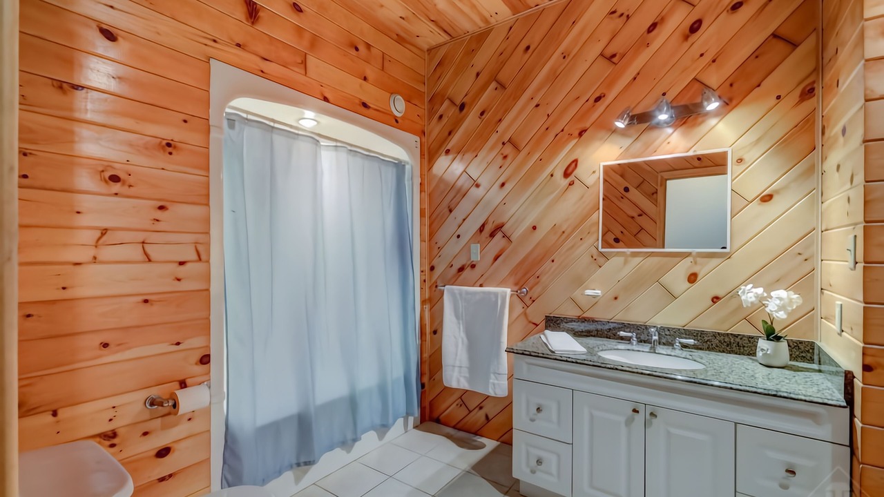 Photo of Bathroom in Armour