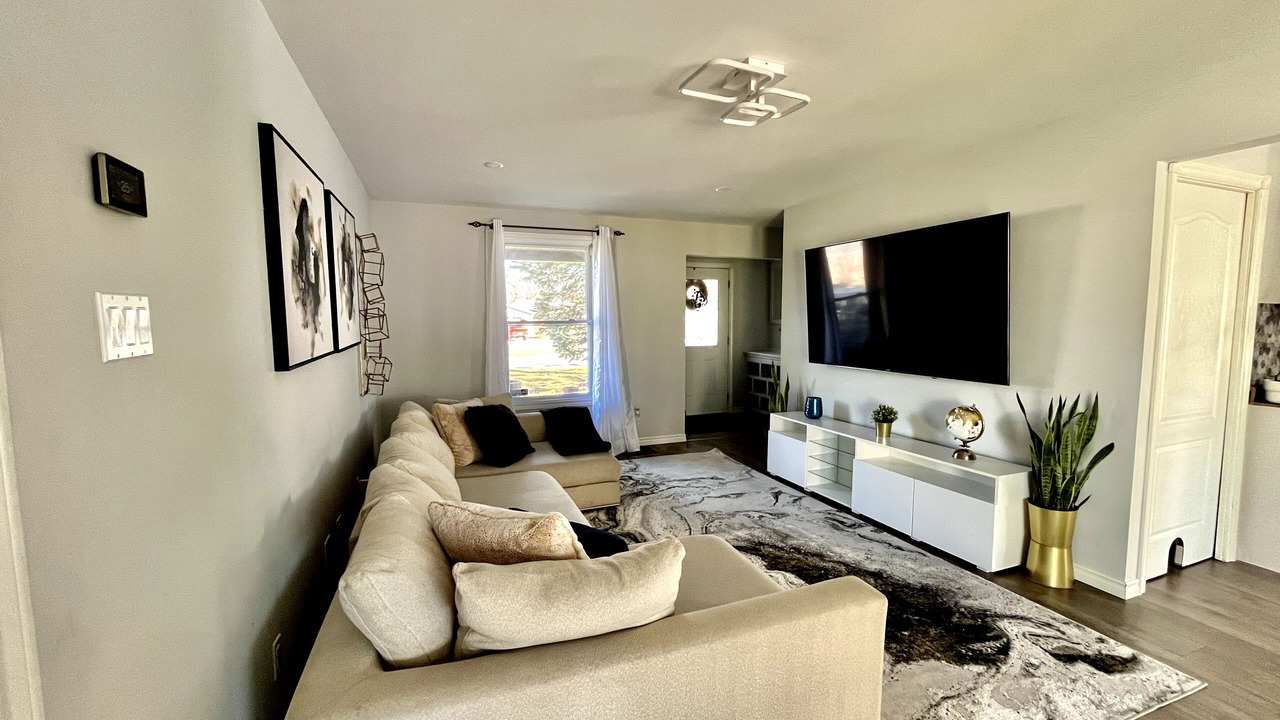 Photo of Livingroom in Brantford