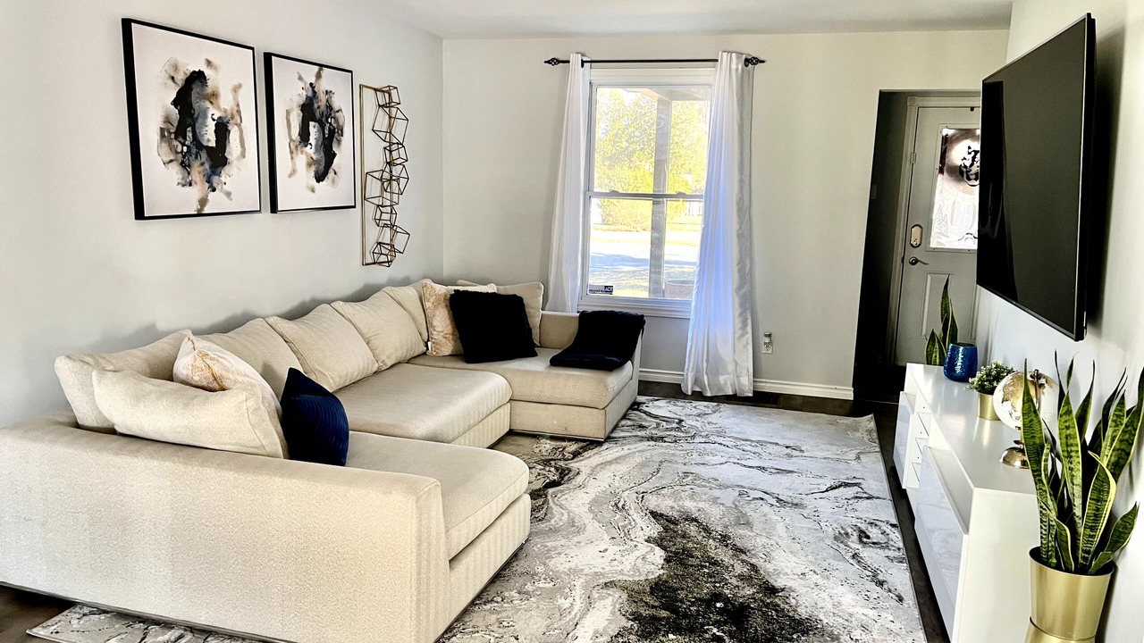 Photo of Livingroom in Brantford