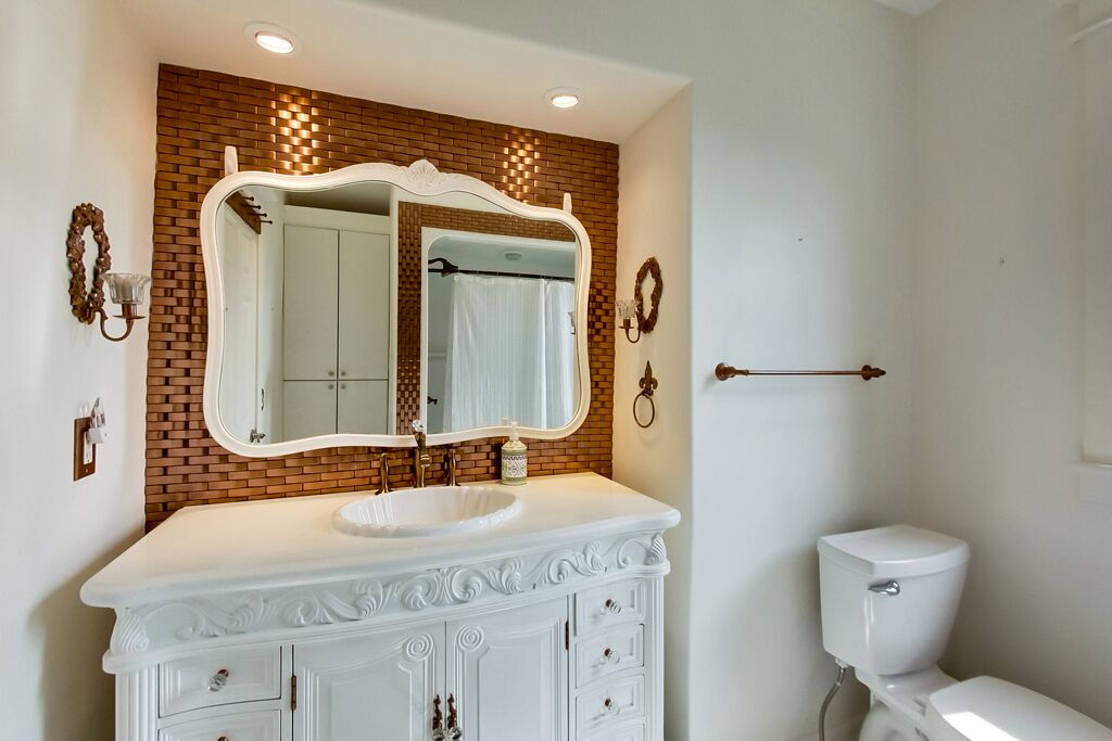 Photo of Bathroom in Beamsville