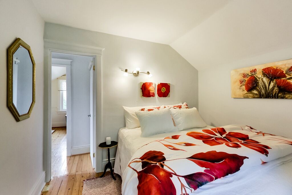 Photo of Bedroom in Beamsville