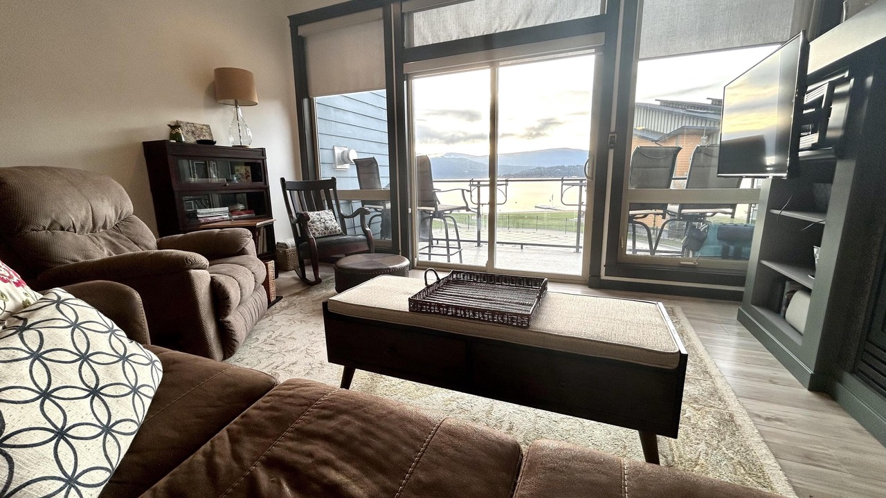 Photo of Livingroom in Scotch Creek