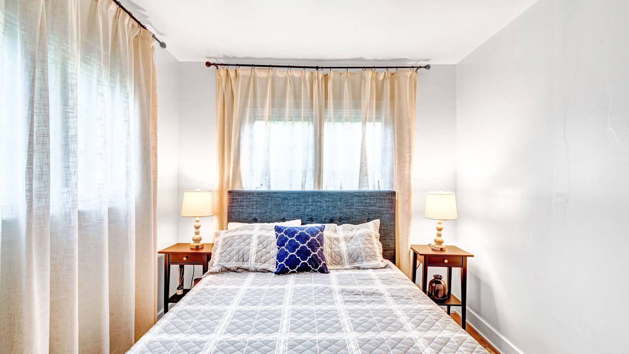 Photo of Bedroom in Town of Essex