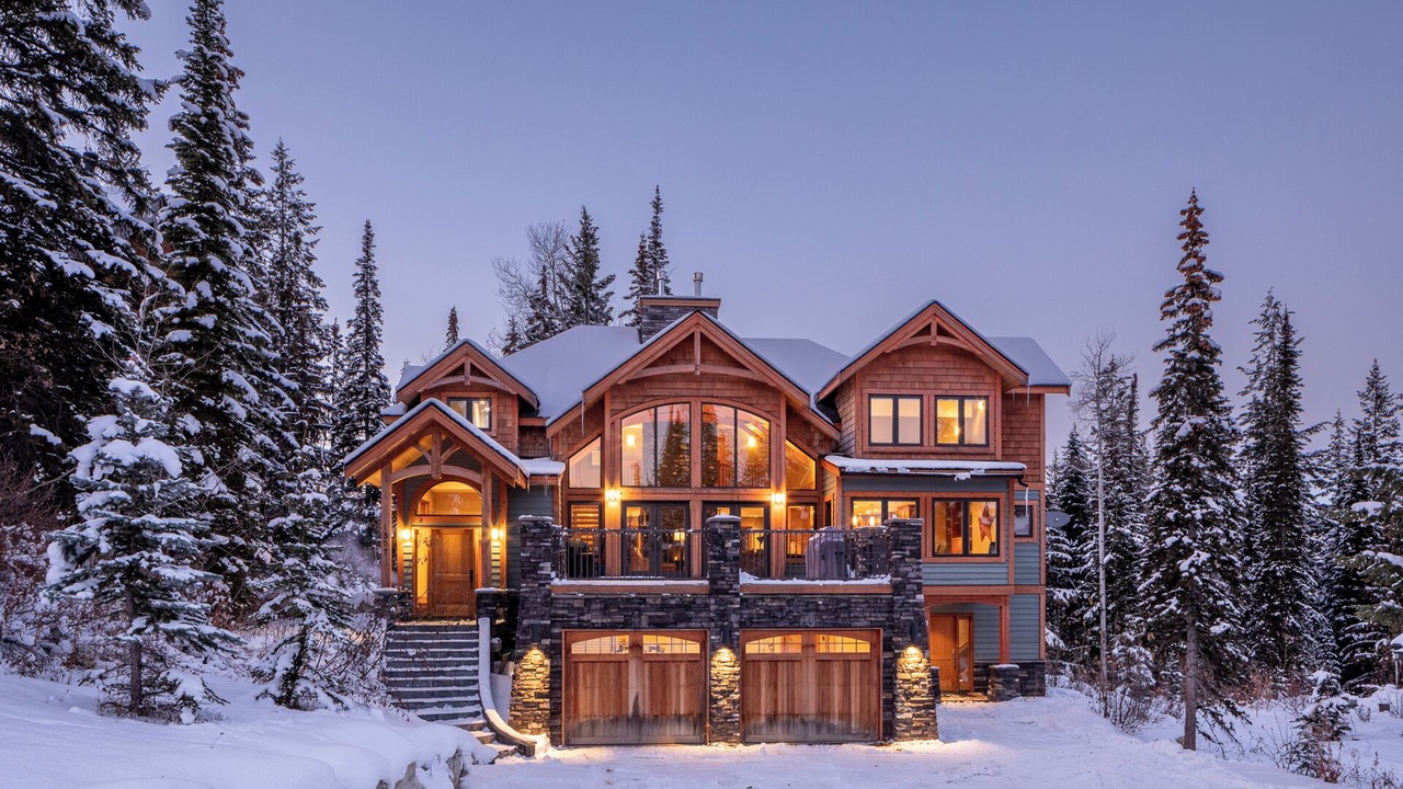 Photo of Outdoor in Golden