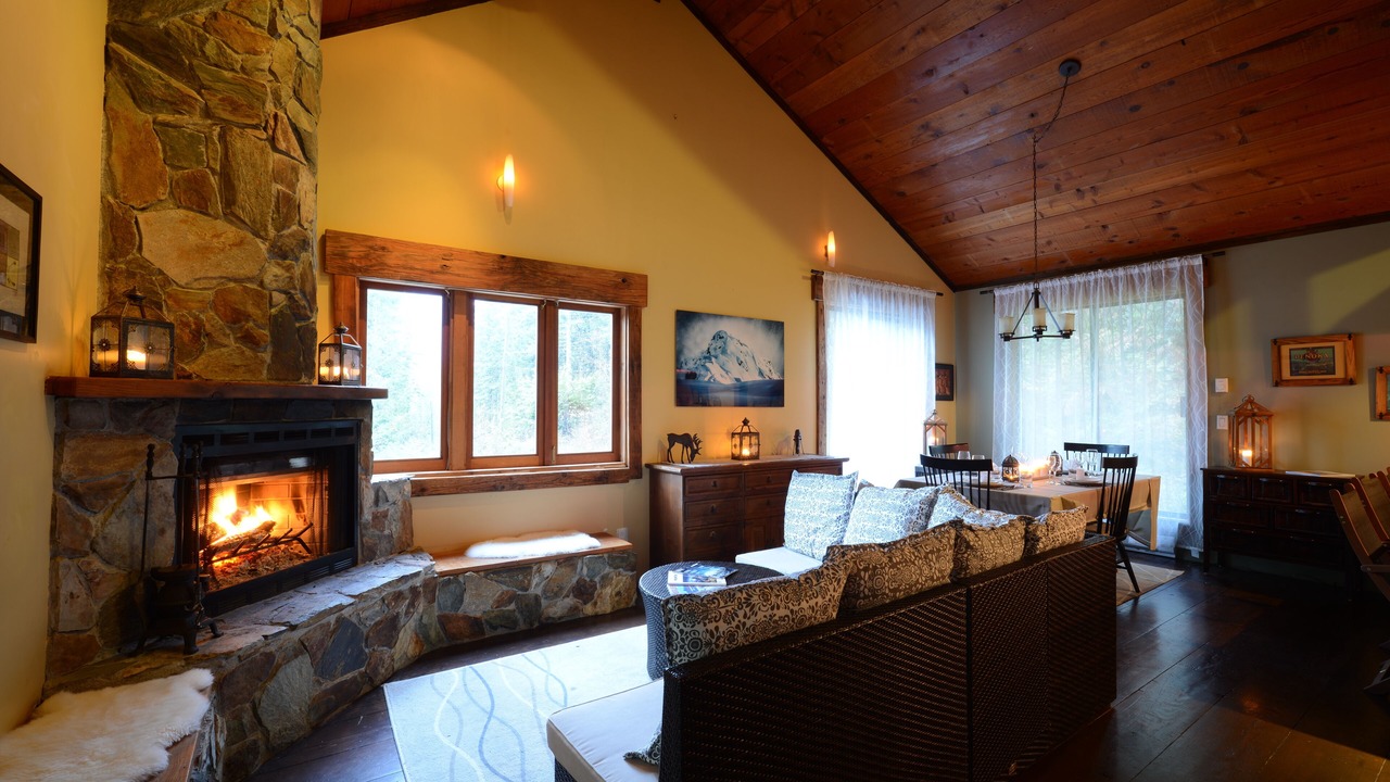 Photo of Livingroom in Mount Currie