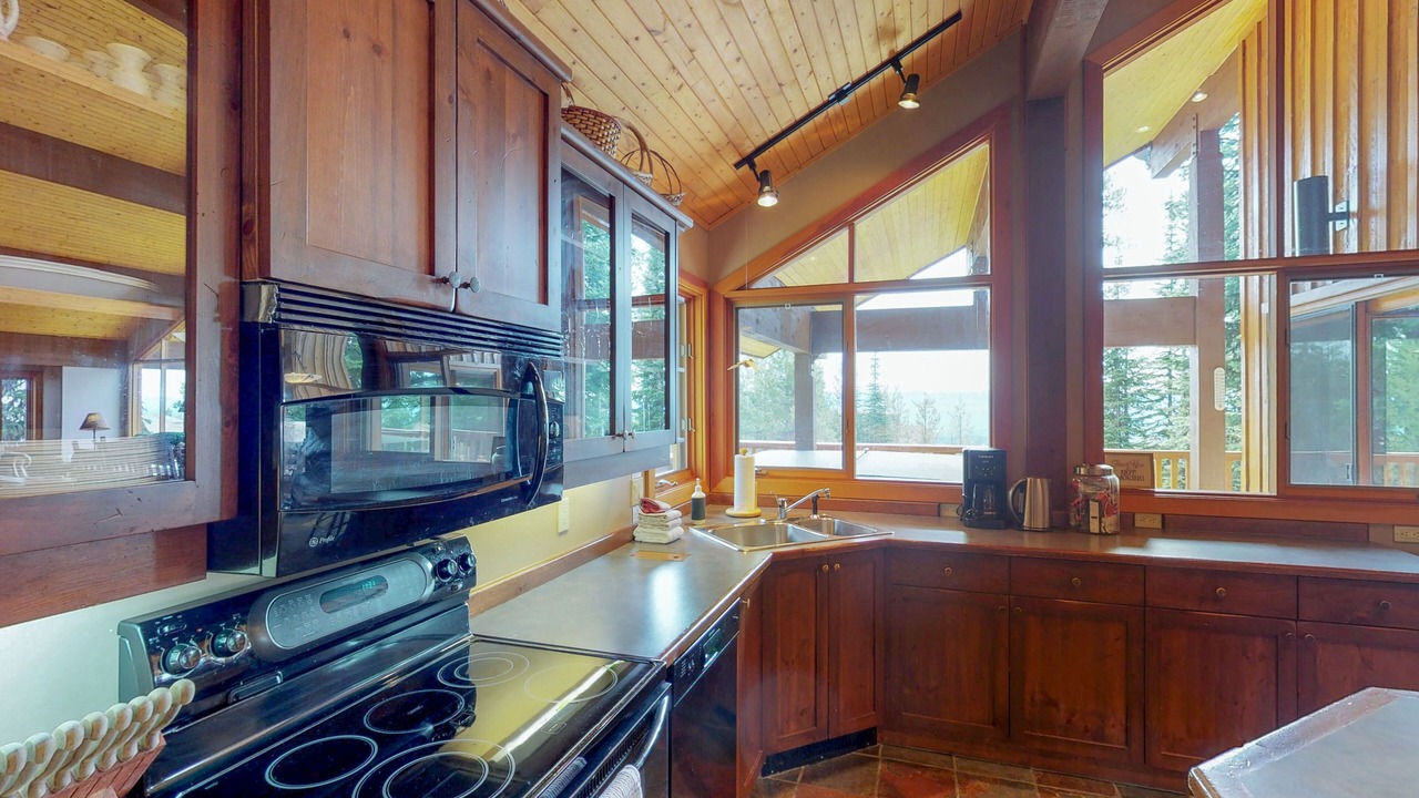 Photo of Kitchen in Snow Pine Estates