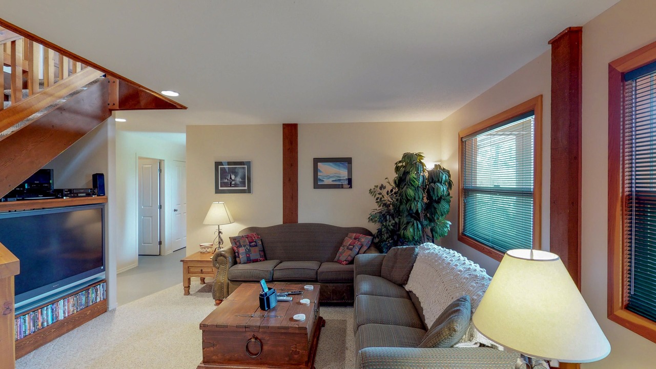 Photo of Livingroom in Snow Pine Estates