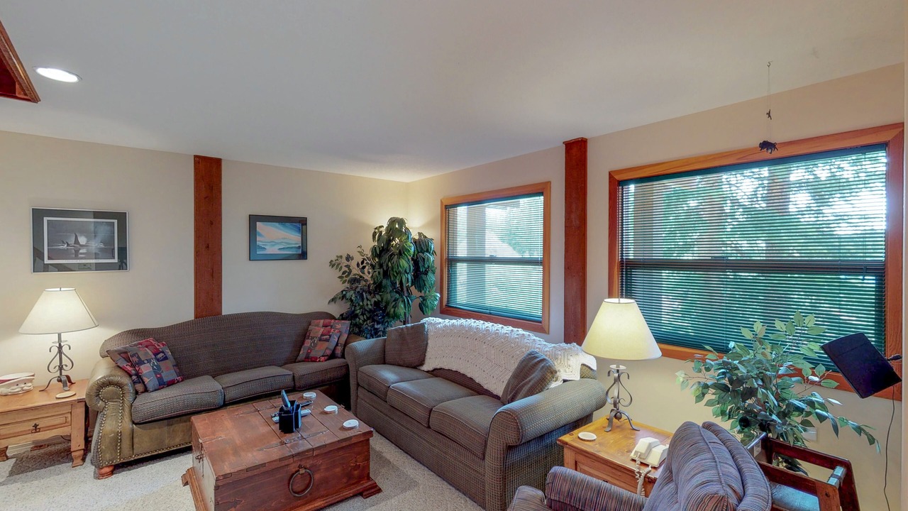 Photo of Livingroom in Snow Pine Estates