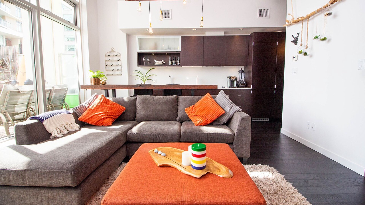 Photo of Livingroom in Downtown Victoria
