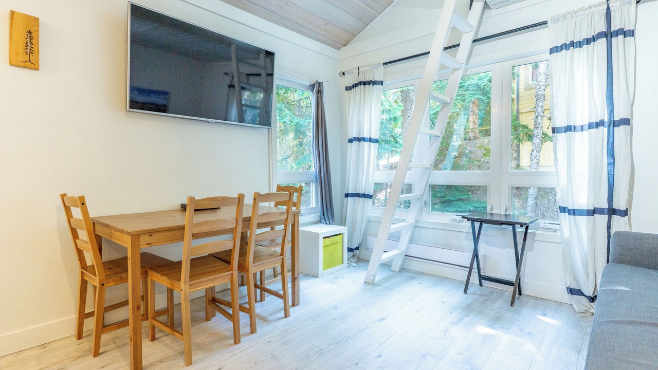 Photo of Livingroom in Whistler Creekside