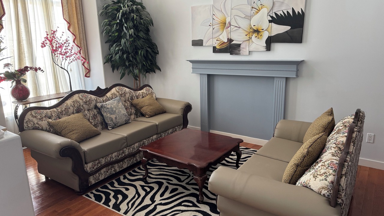 Photo of Livingroom in Northeast Edmonton