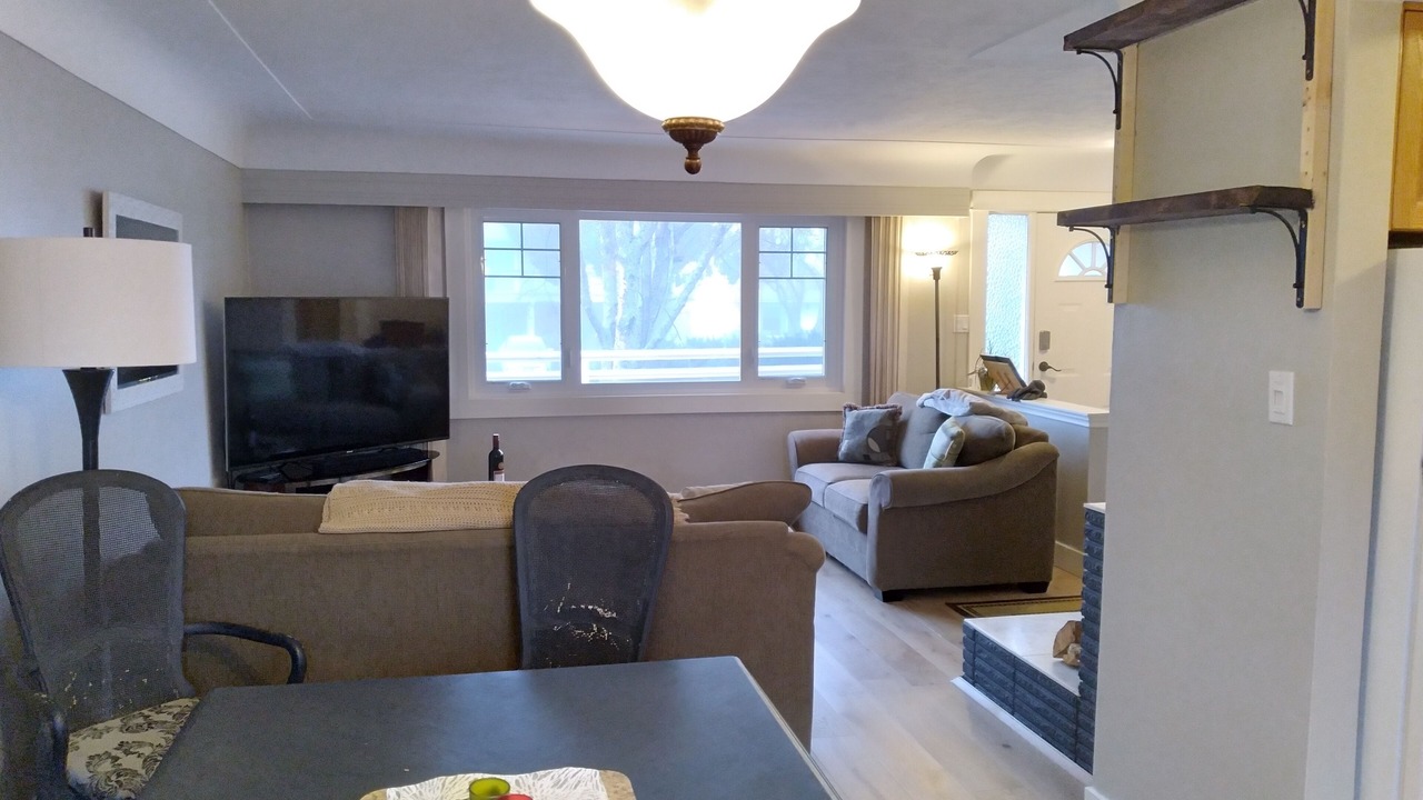 Photo of Livingroom in Gordon Head