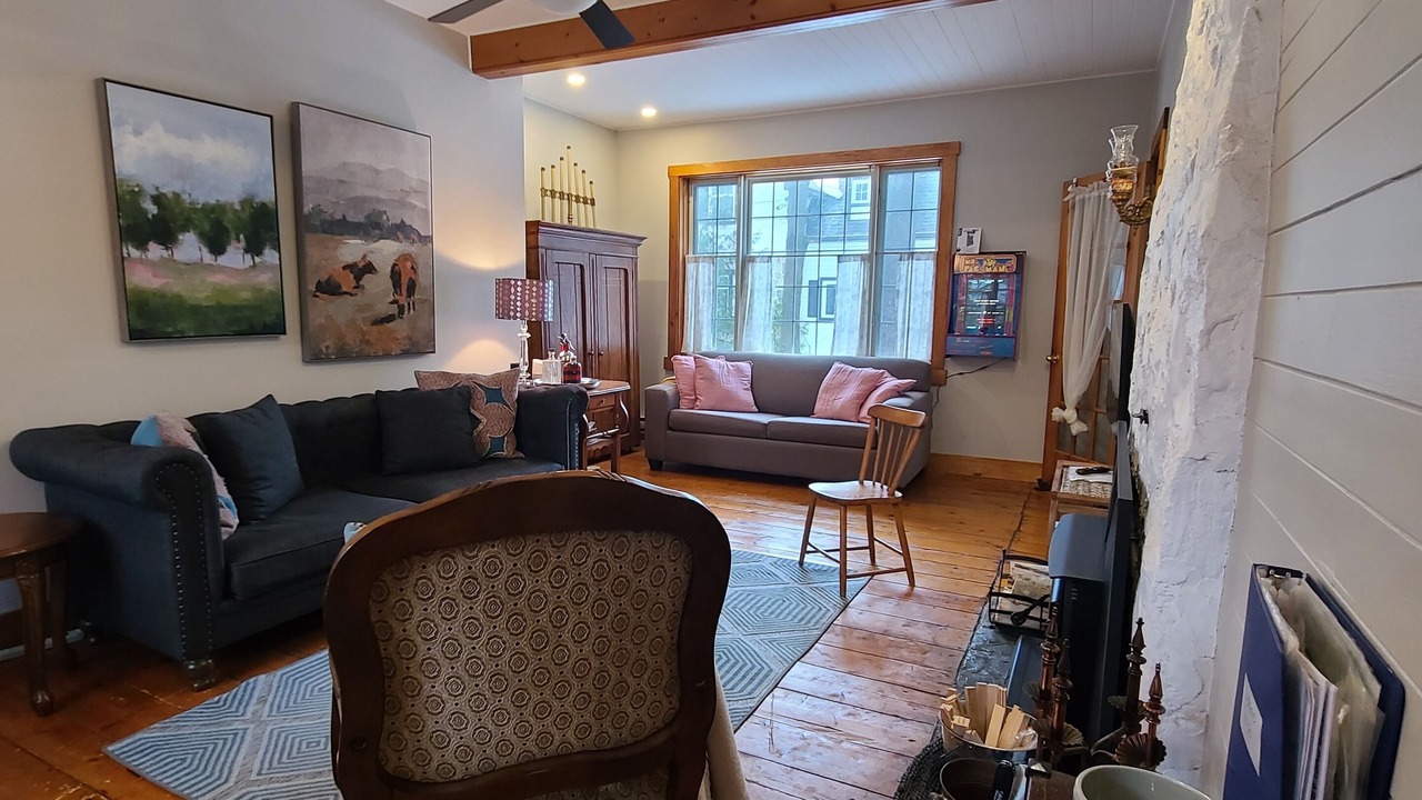 Photo of Livingroom in Rawdon