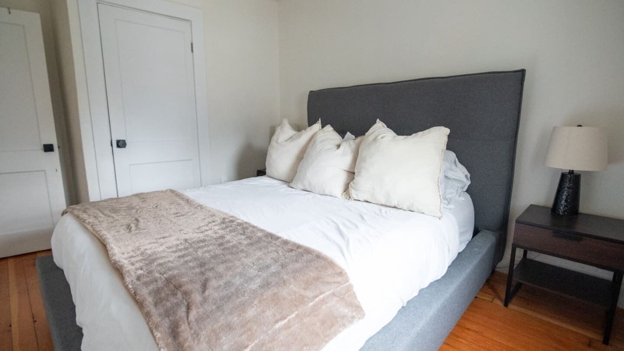Photo of Bedroom in Port Dalhousie