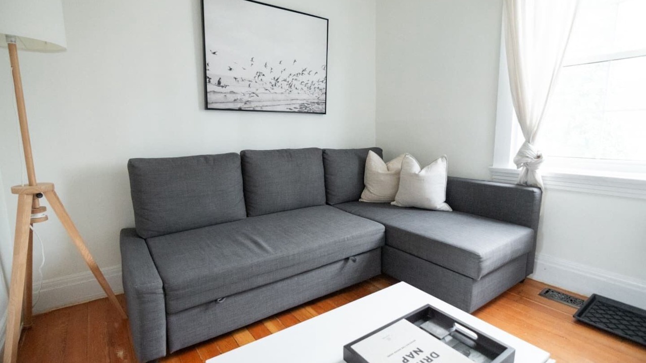 Photo of Livingroom in Port Dalhousie