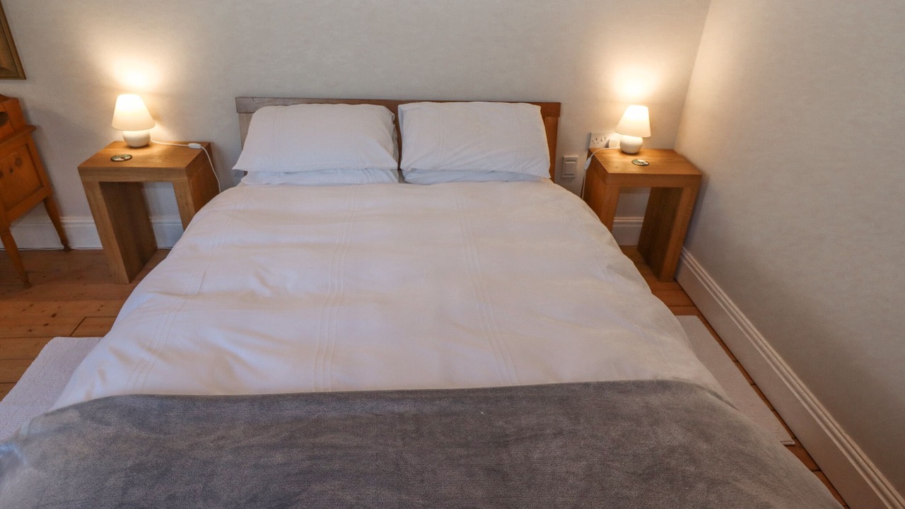 Photo of Bedroom in Holton Le Clay