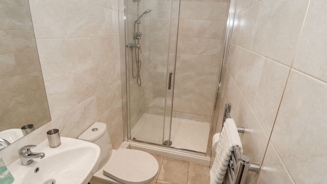 Photo of Bathroom in Holton Le Clay