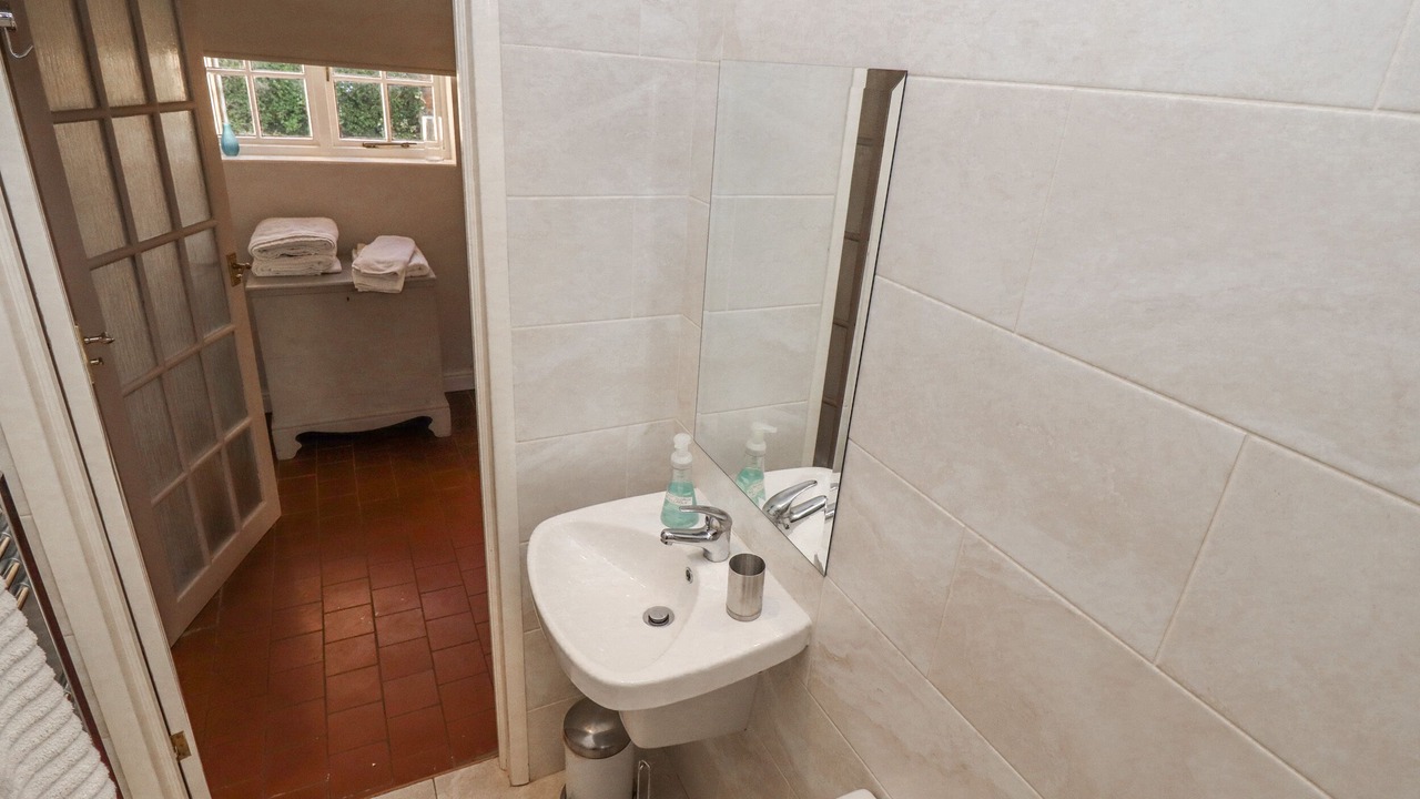 Photo of Bathroom in Holton Le Clay