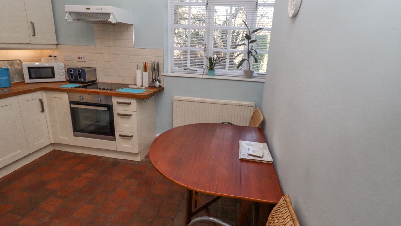 Photo of Kitchen in Holton Le Clay
