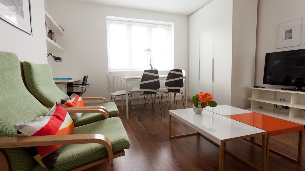 Photo of Livingroom in Queen's Park