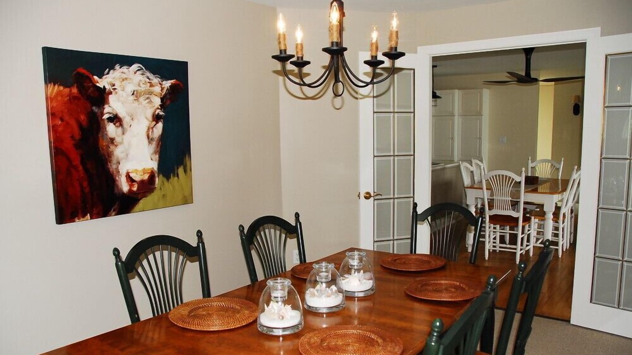 Photo of Livingroom in Howe Island