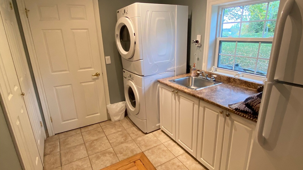 Photo of Bedroom in Howe Island