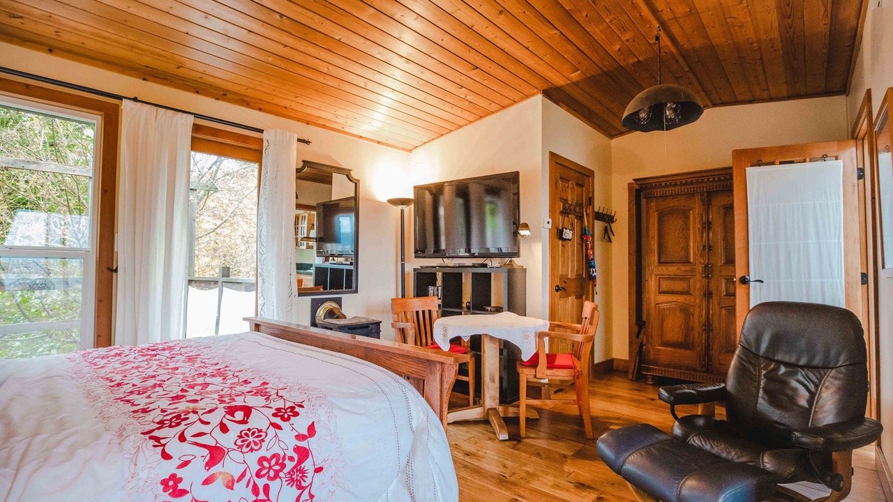 Photo of Bedroom in Salt Spring Island